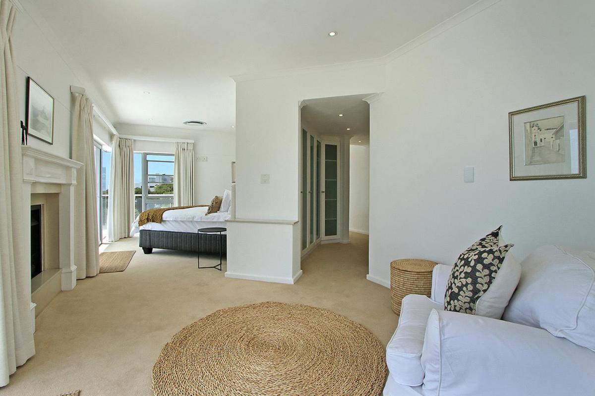 Broadlands Villa